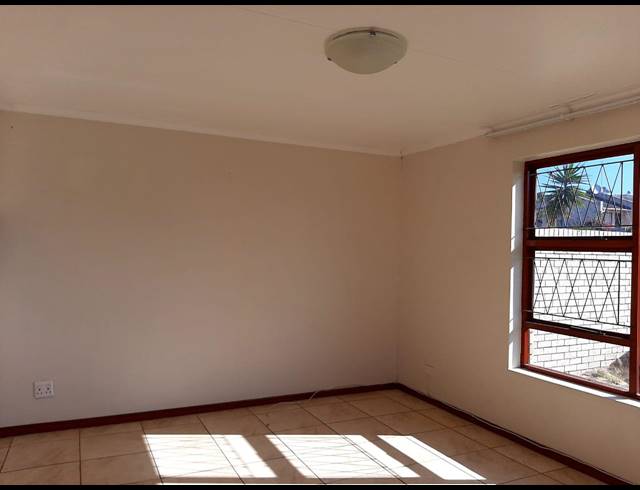 2 BEDROOM TOWNHOUSE RENTED IN CHARLO